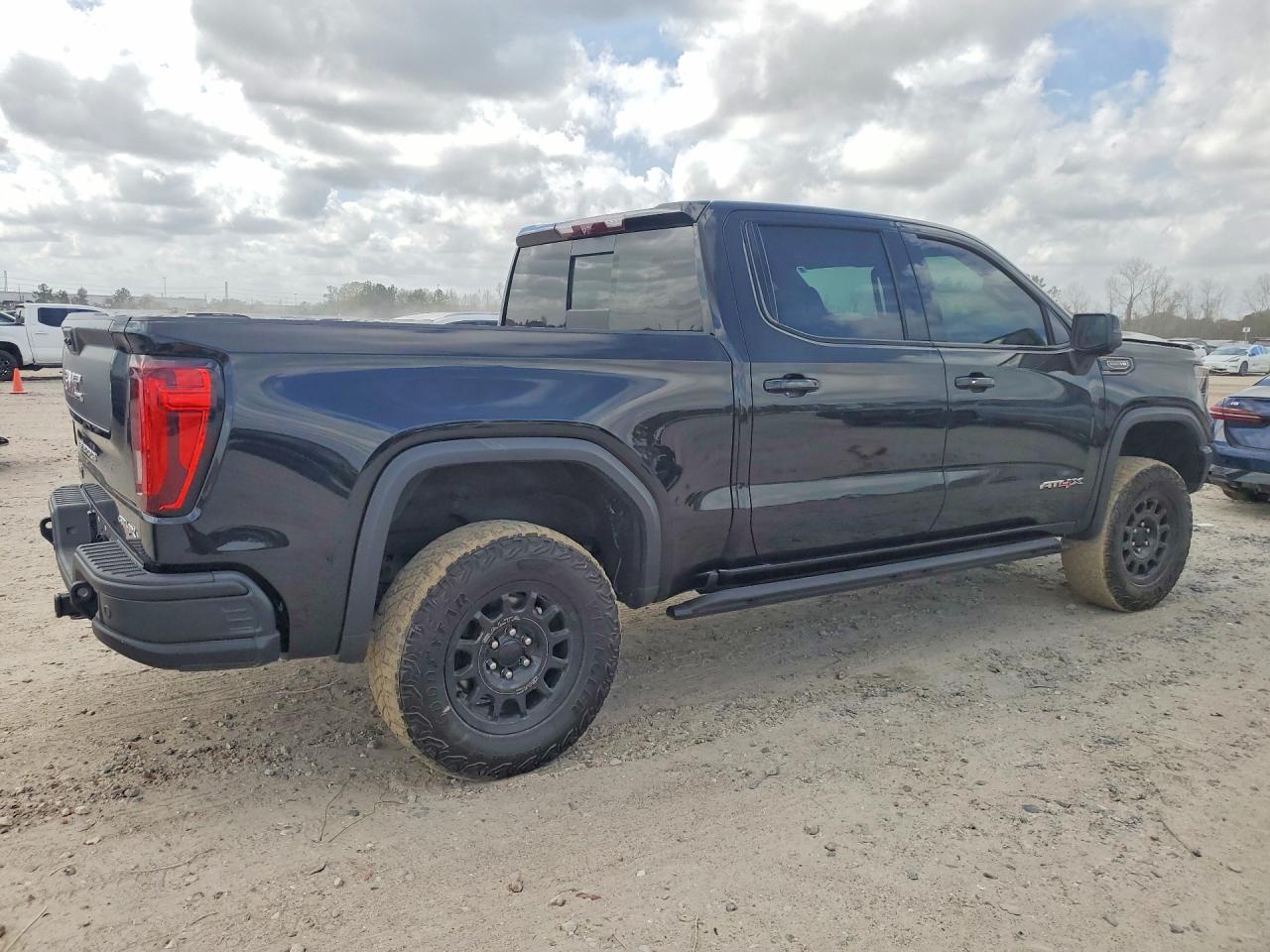 2024 GMC Sierra