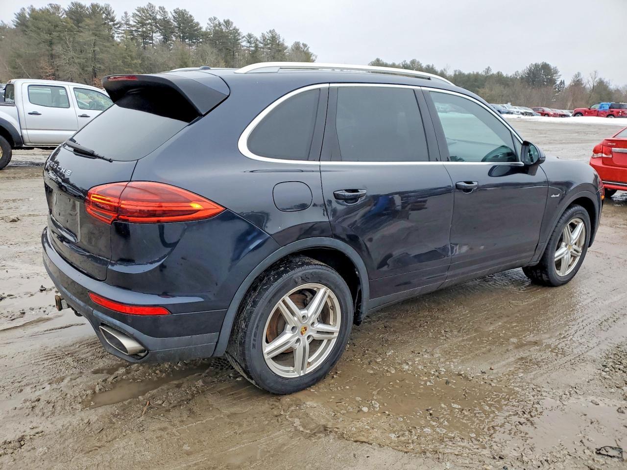 2016 PORSCHE CAYENNE
