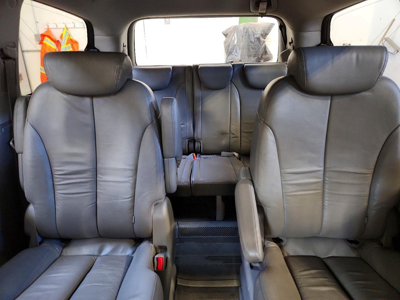 2008 KIA SEDONA