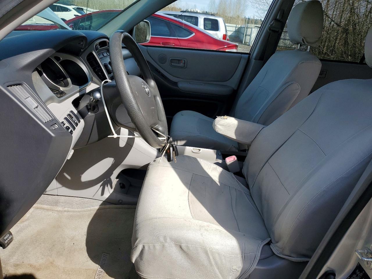 2004 TOYOTA HIGHLANDER
