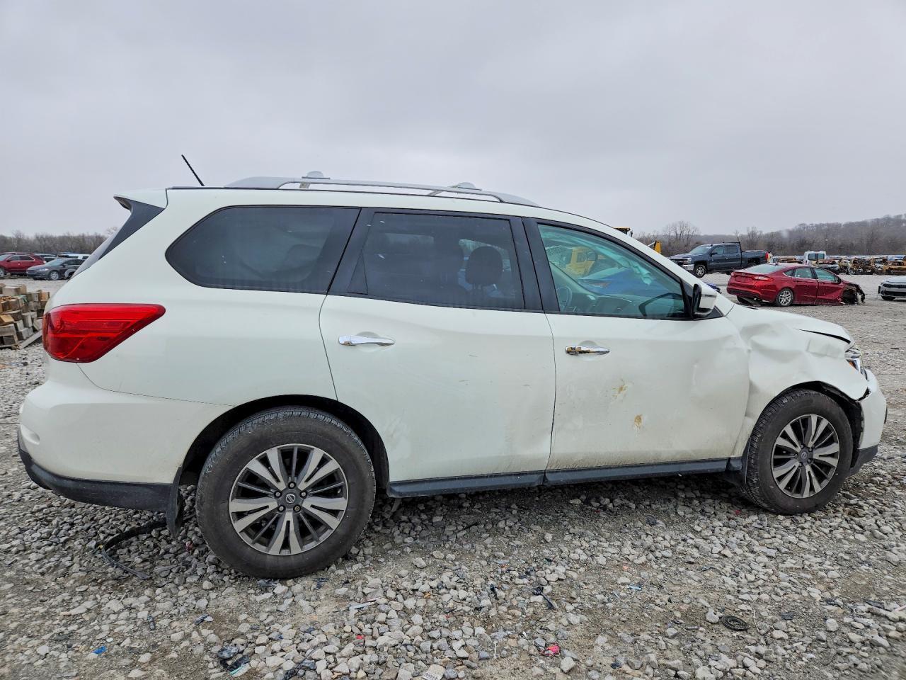 2017 NISSAN PATHFINDER