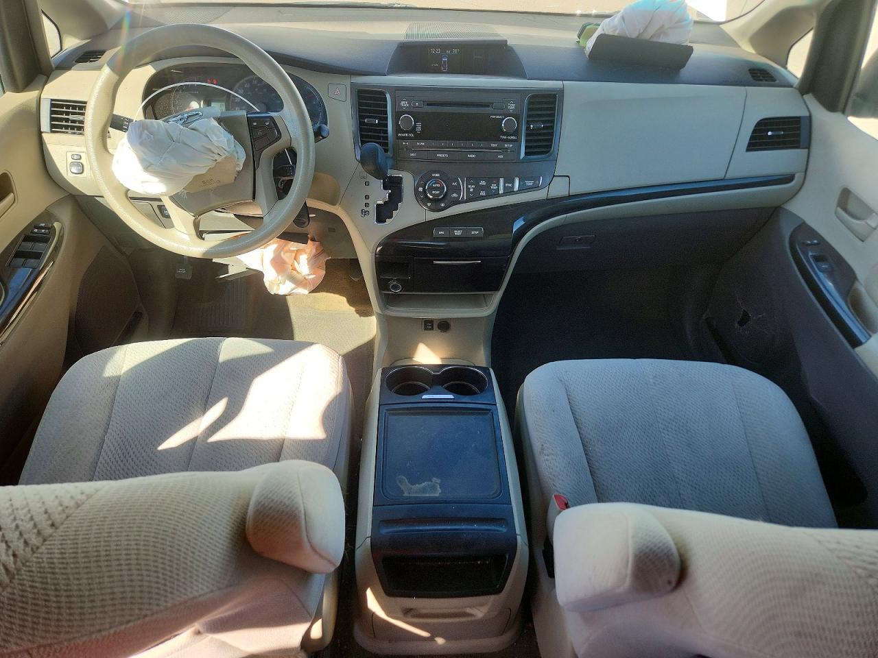 2014 TOYOTA SIENNA