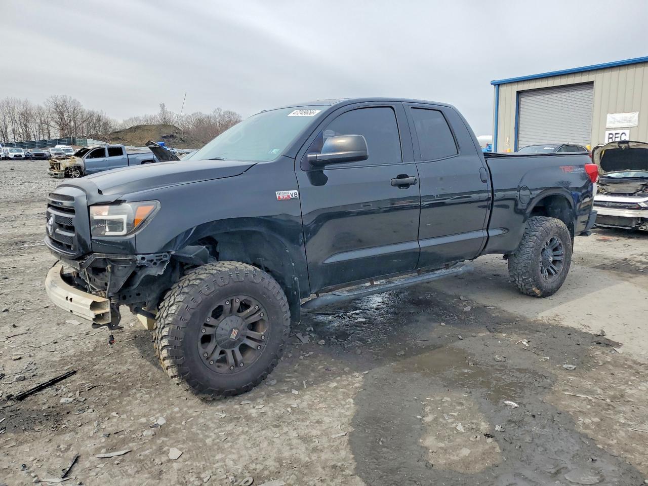 2011 TOYOTA TUNDRA