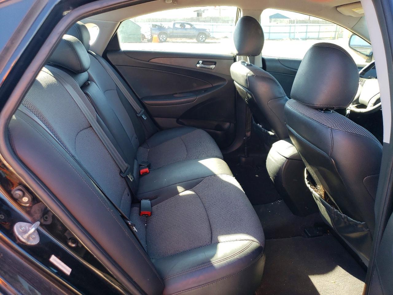 2011 HYUNDAI SONATA