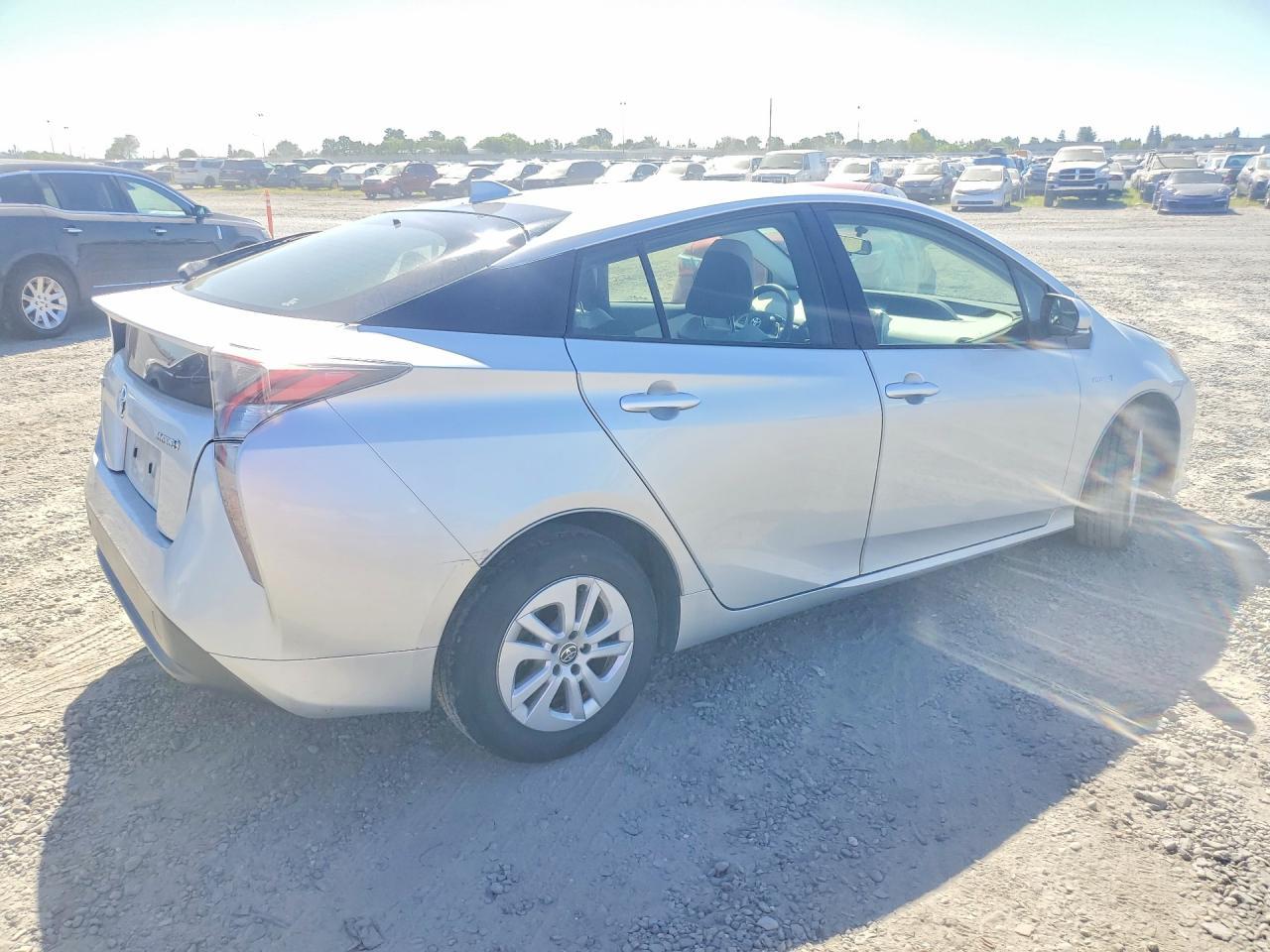 2016 TOYOTA PRIUS