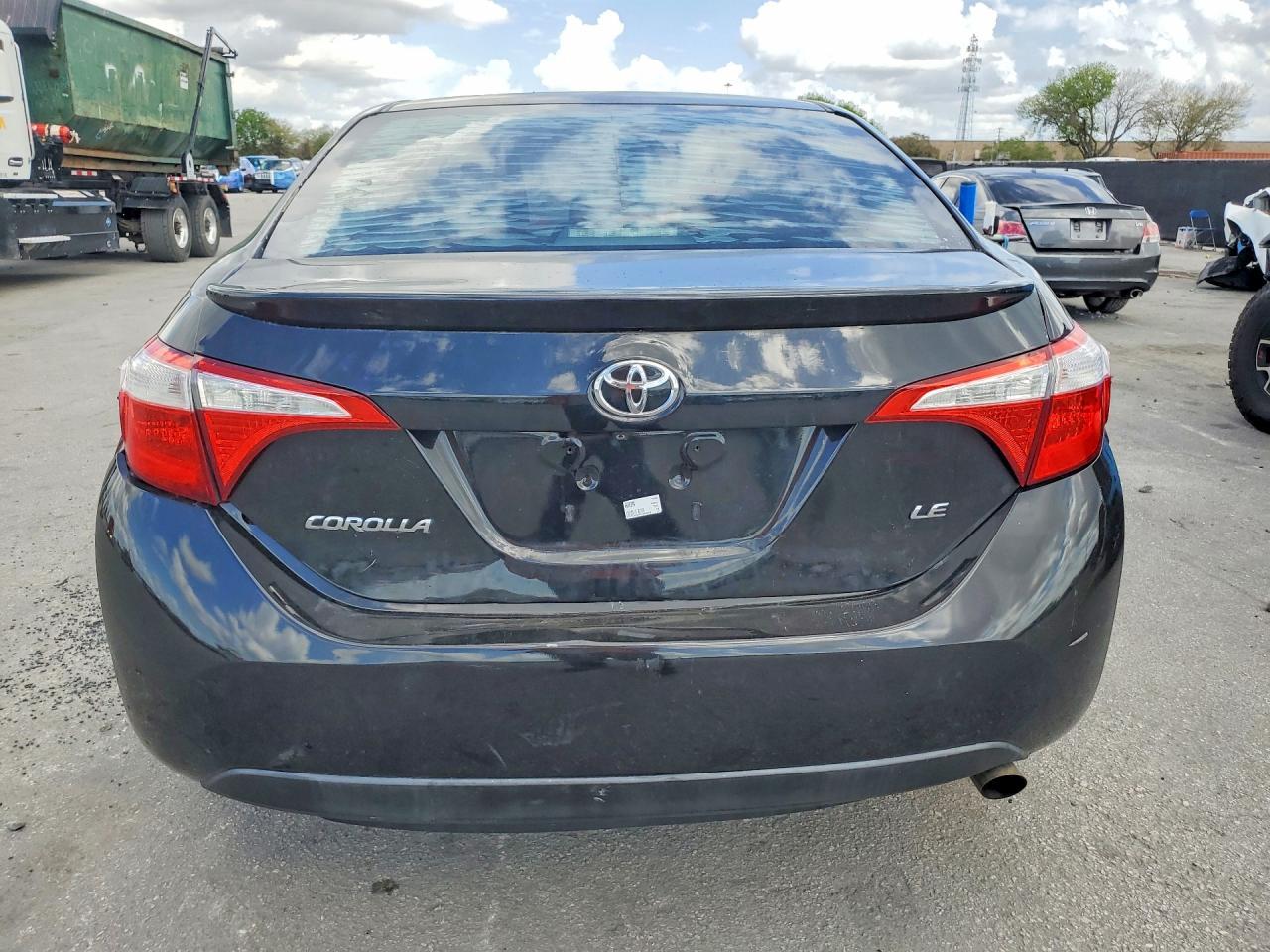 2015 TOYOTA COROLLA