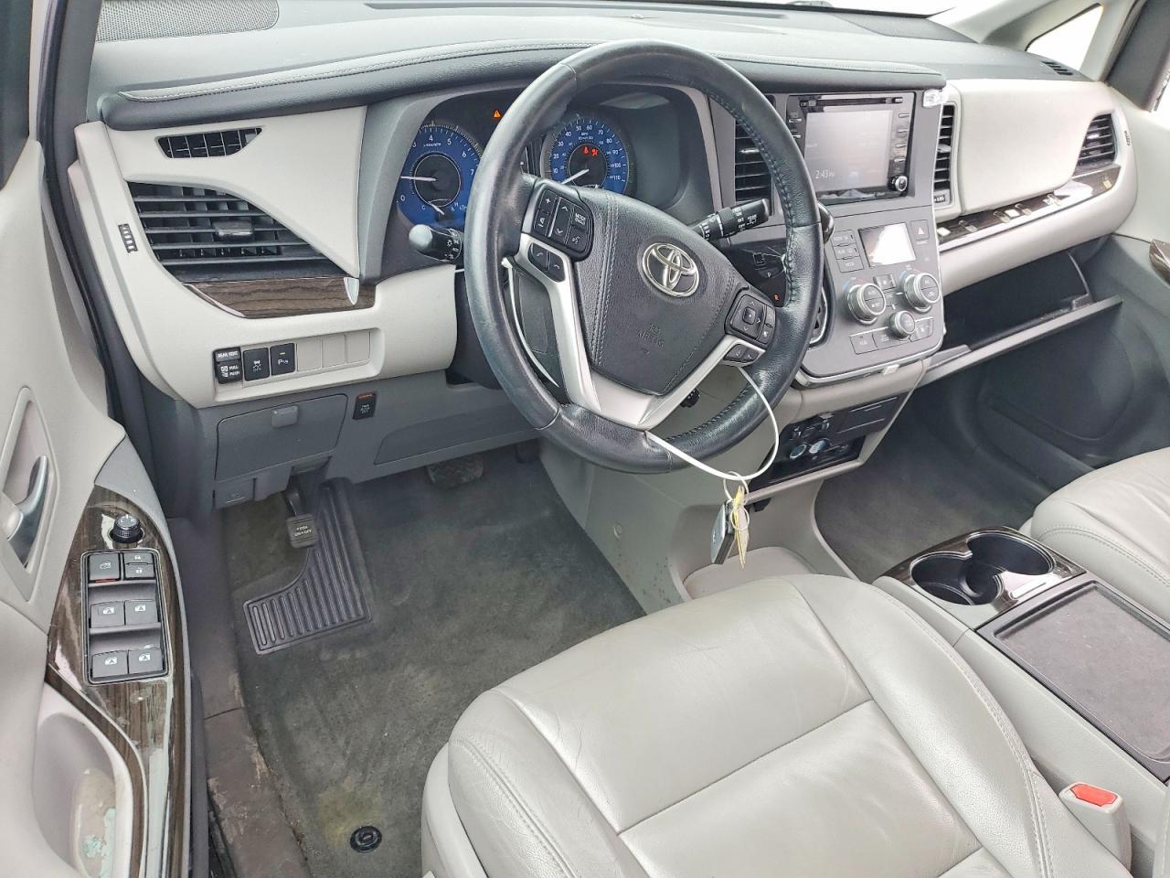 2018 TOYOTA SIENNA