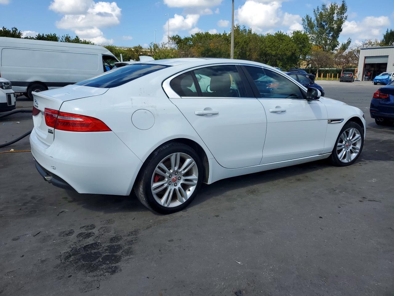 2019 JAGUAR XE