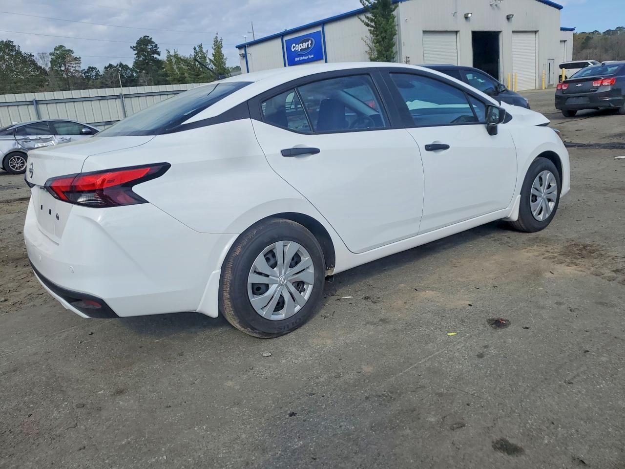 2025 NISSAN VERSA