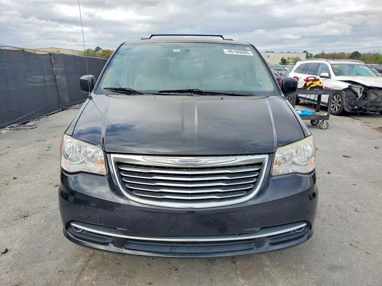 2016 CHRYSLER Town & Country