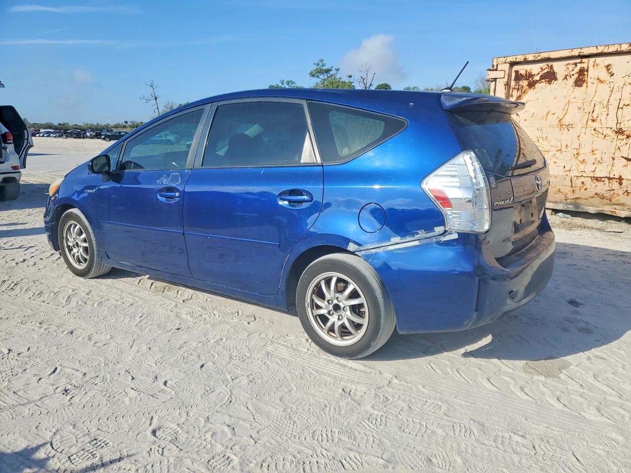 2013 TOYOTA PRIUS V