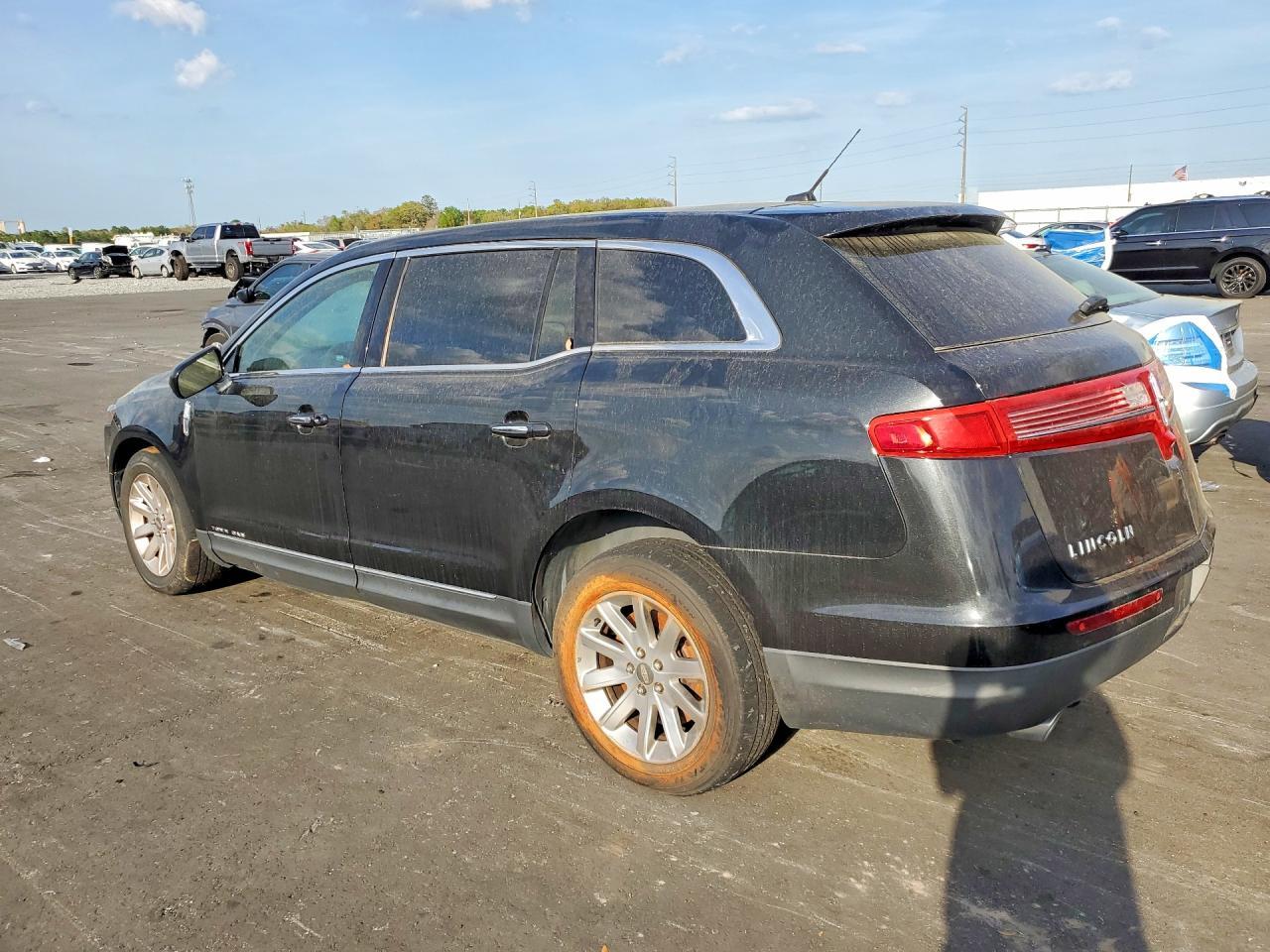 2015 LINCOLN MKT