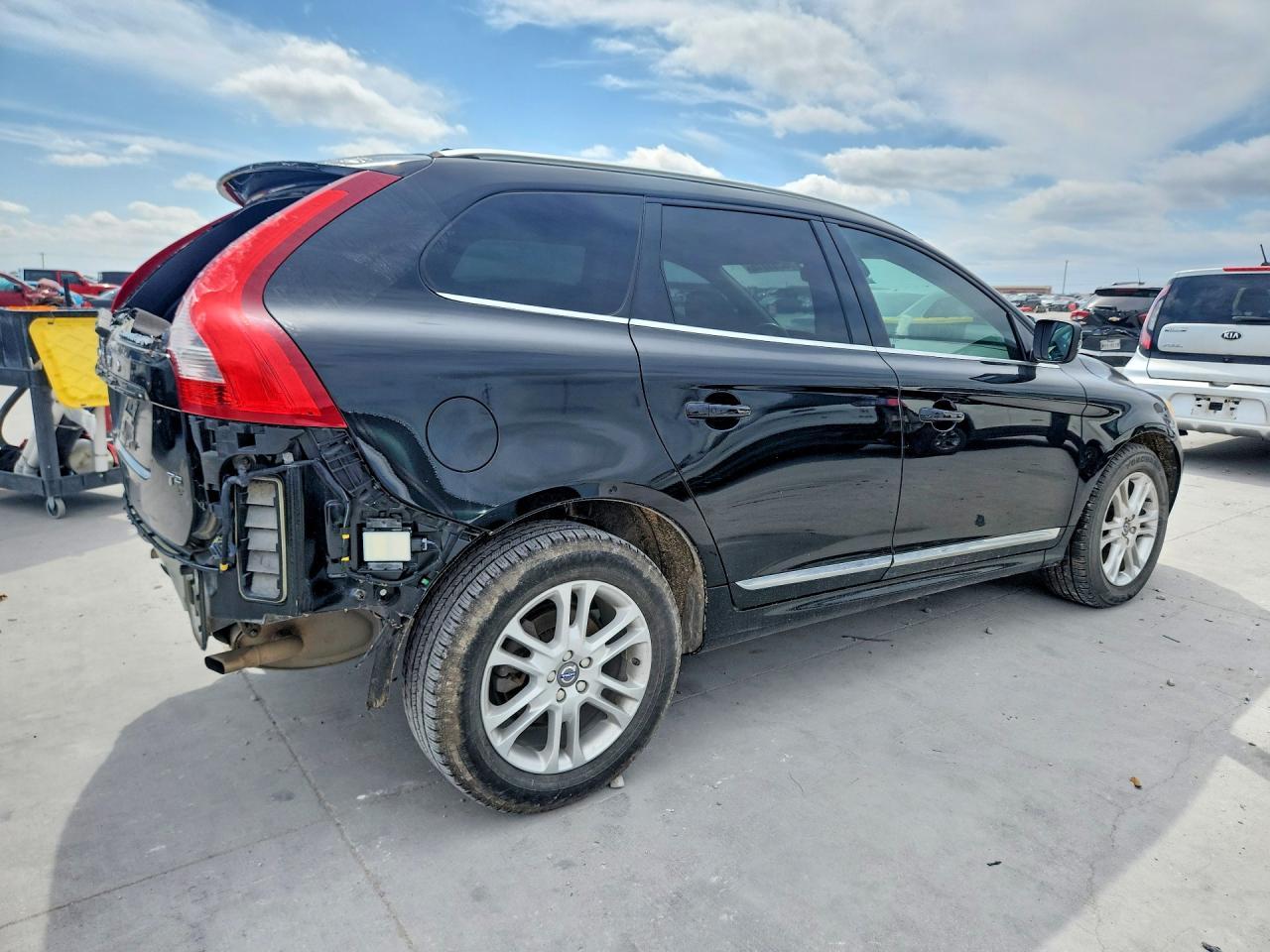 2016 VOLVO XC60