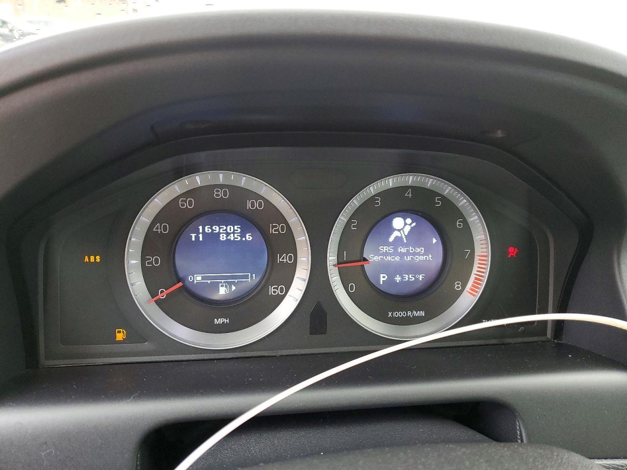 2010 VOLVO XC60