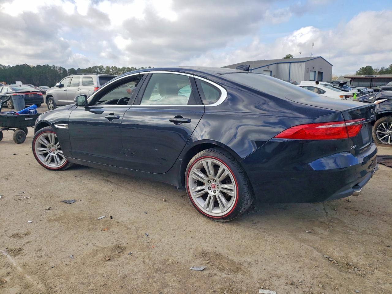 2017 JAGUAR XF