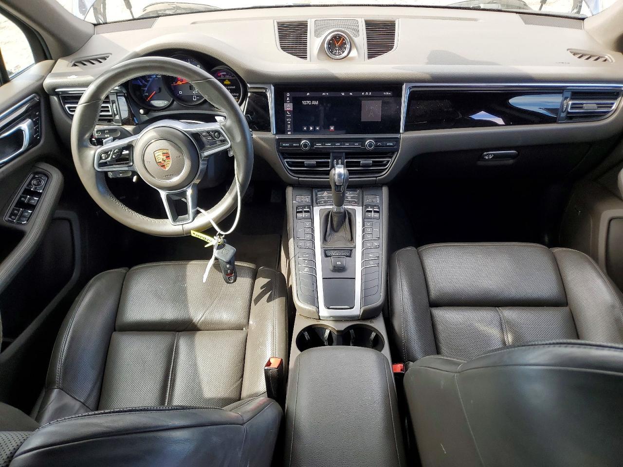 2020 PORSCHE Macan