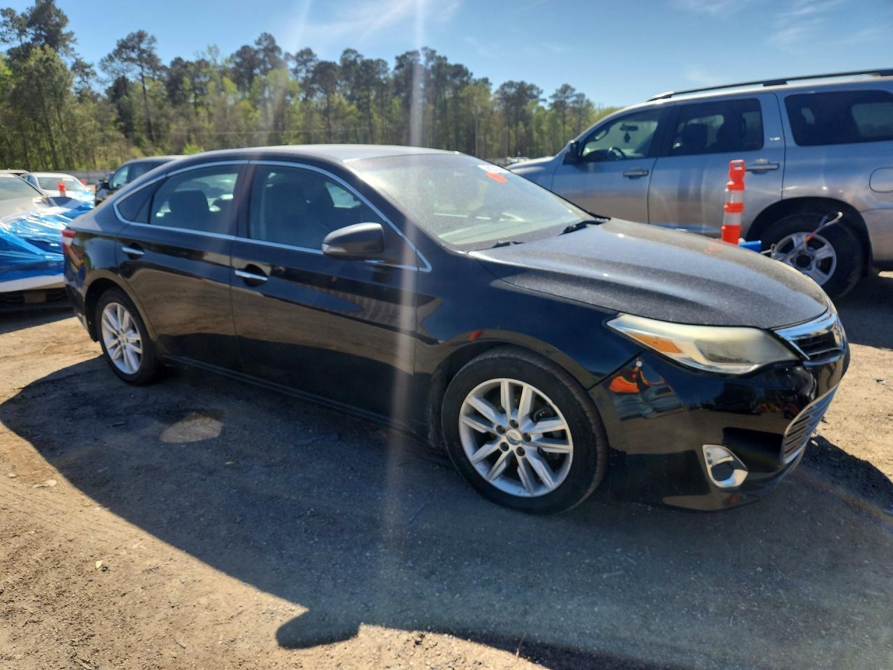 2013 TOYOTA Avalon