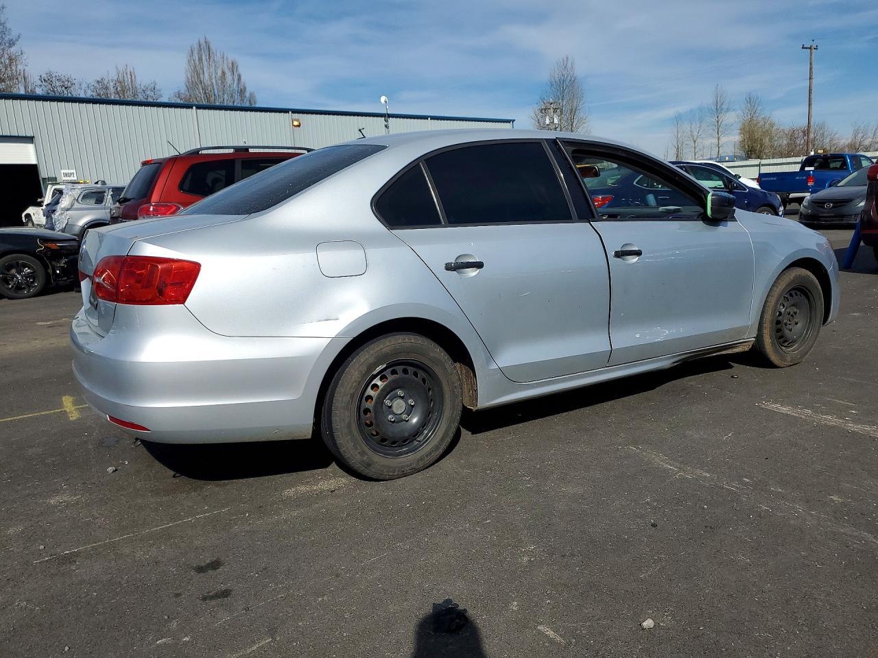 2011 VOLKSWAGEN JETTA