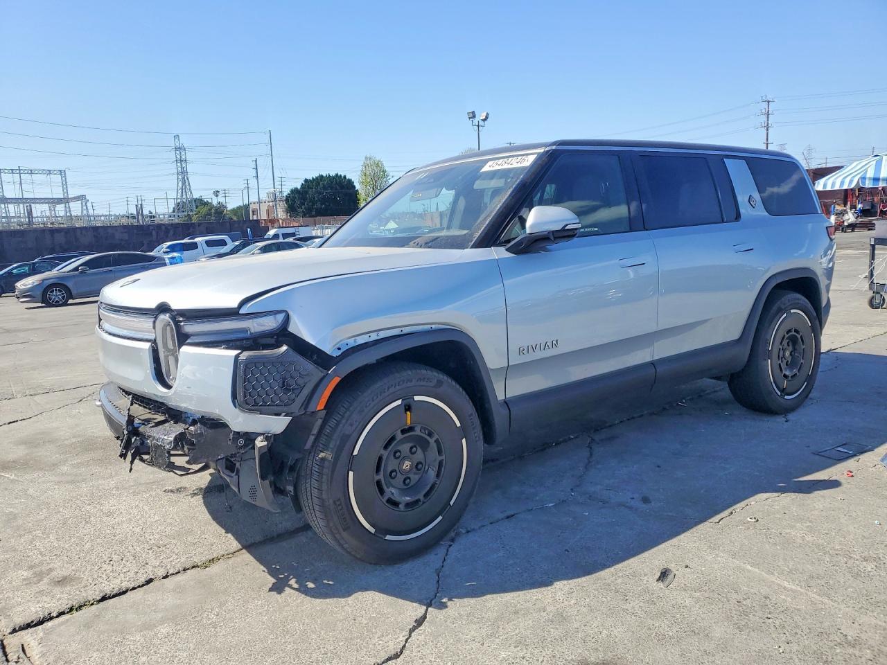 2025 RIVIAN R1s