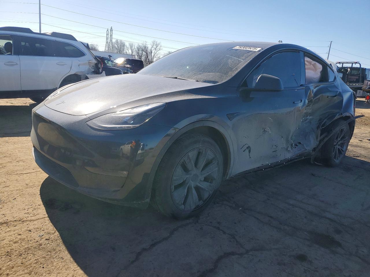 2025 TESLA MODEL Y