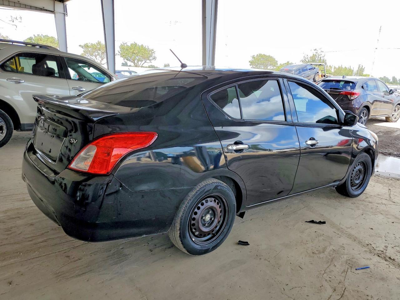 2019 NISSAN VERSA