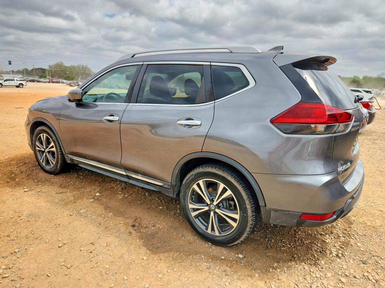 2018 NISSAN ROGUE