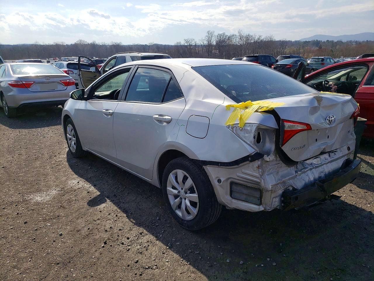 2015 TOYOTA COROLLA