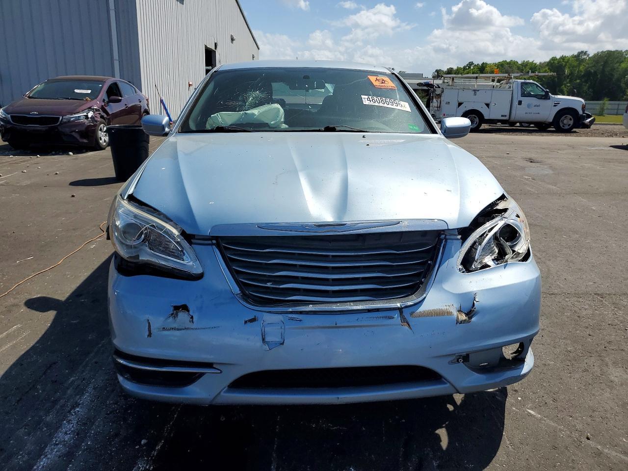 2013 CHRYSLER 200