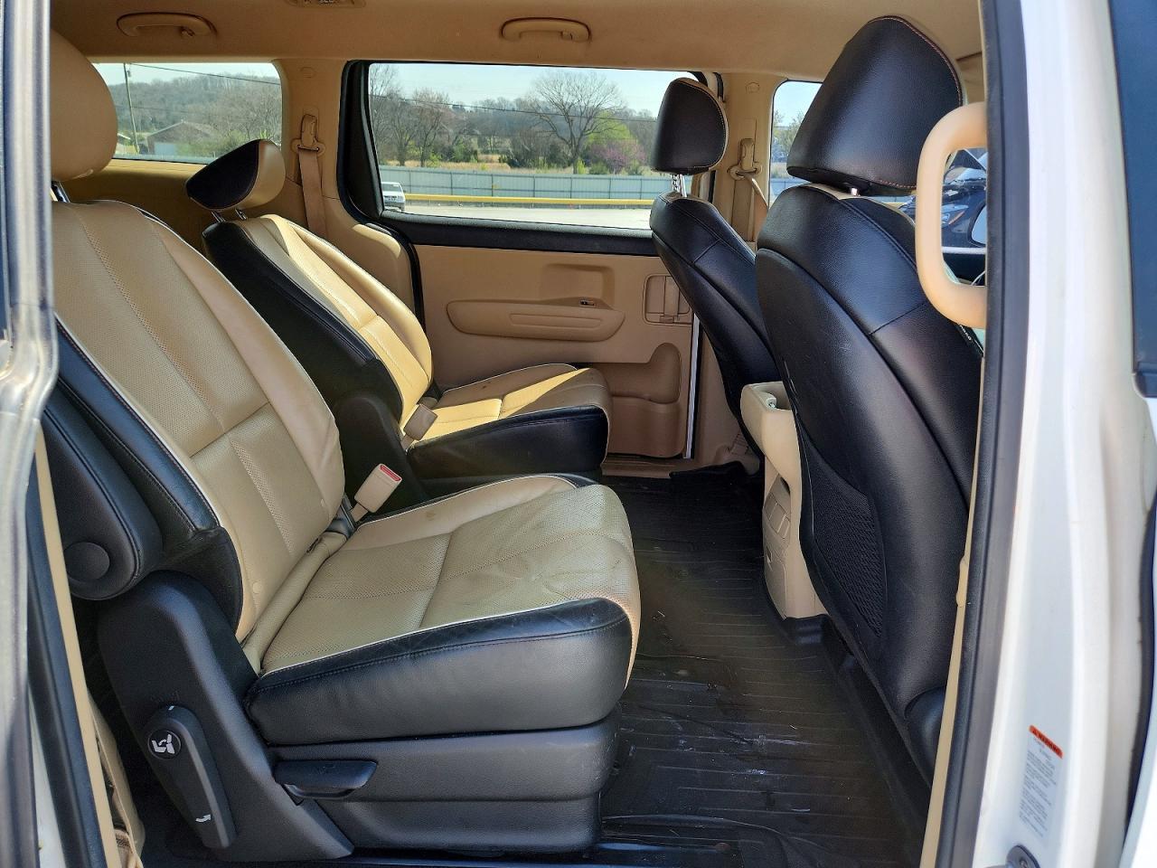 2016 KIA SEDONA