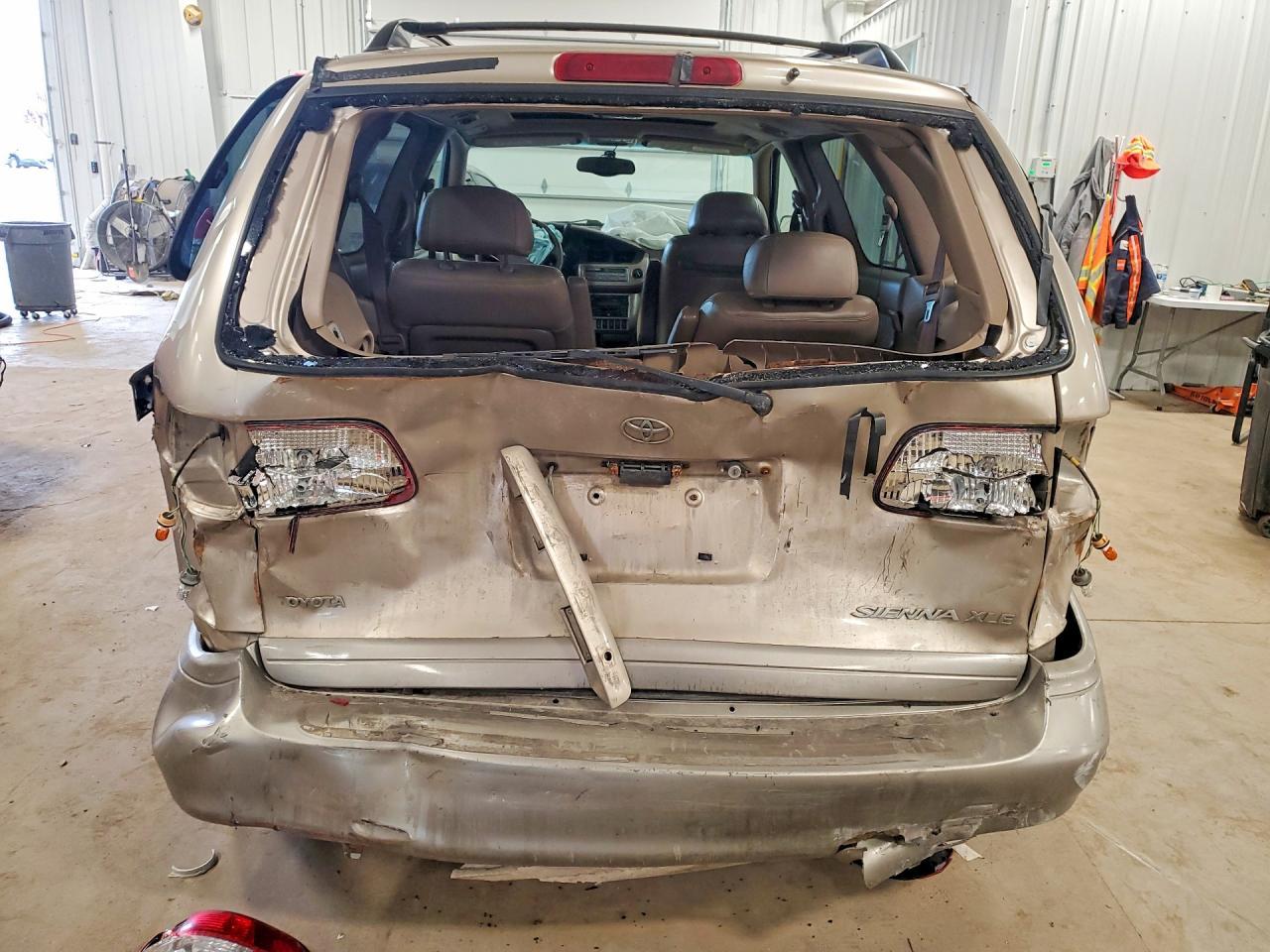 2003 TOYOTA SIENNA