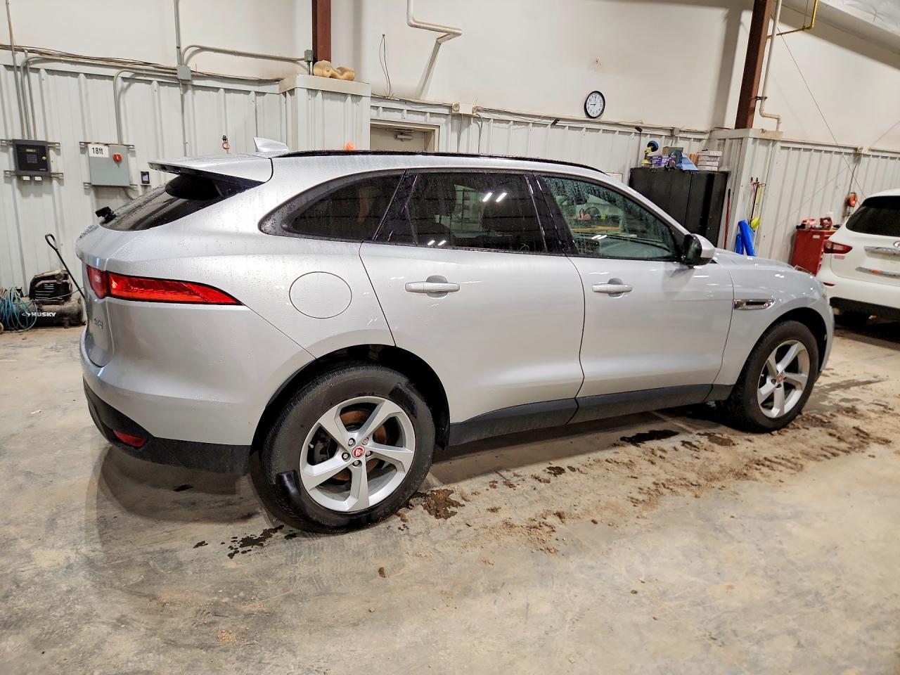 2017 JAGUAR F-Pace