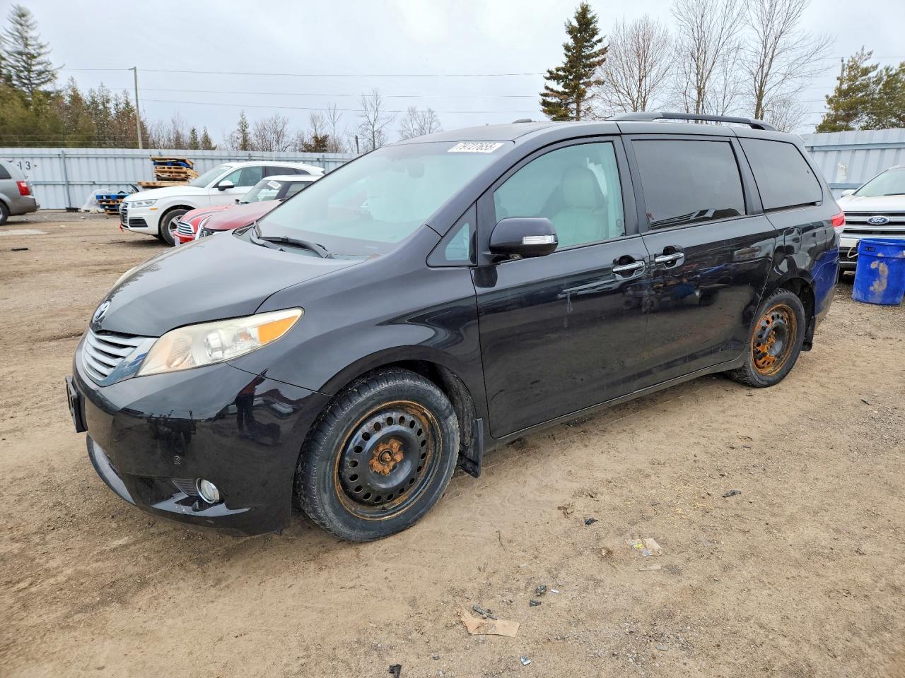 2014 TOYOTA SIENNA