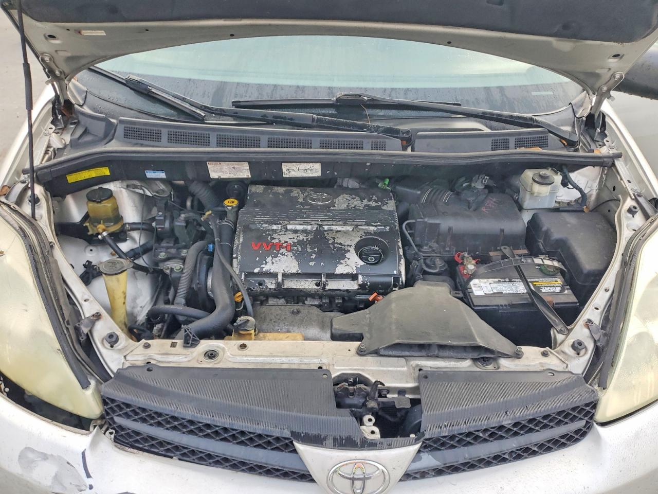 2004 TOYOTA SIENNA