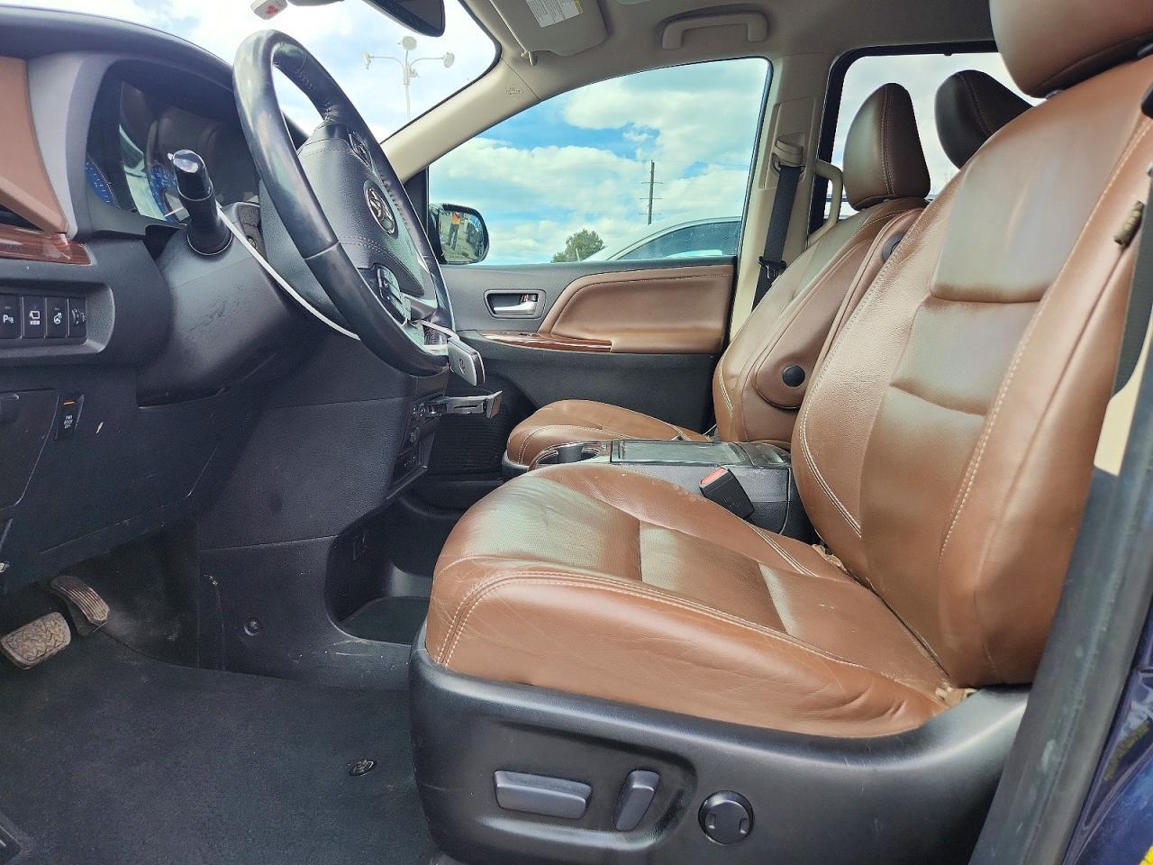 2019 TOYOTA SIENNA