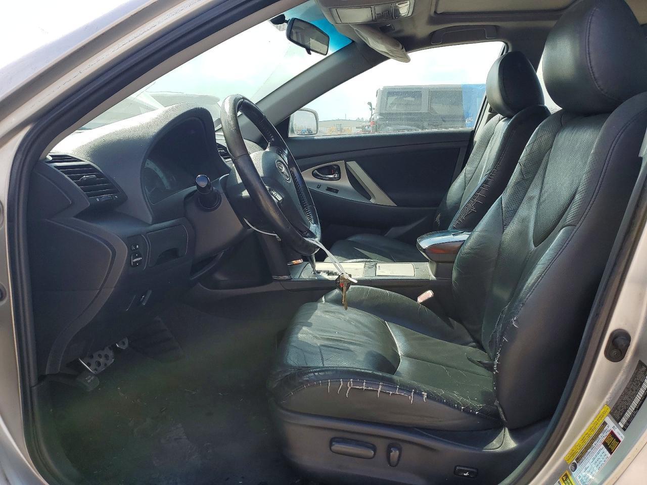 2011 TOYOTA CAMRY