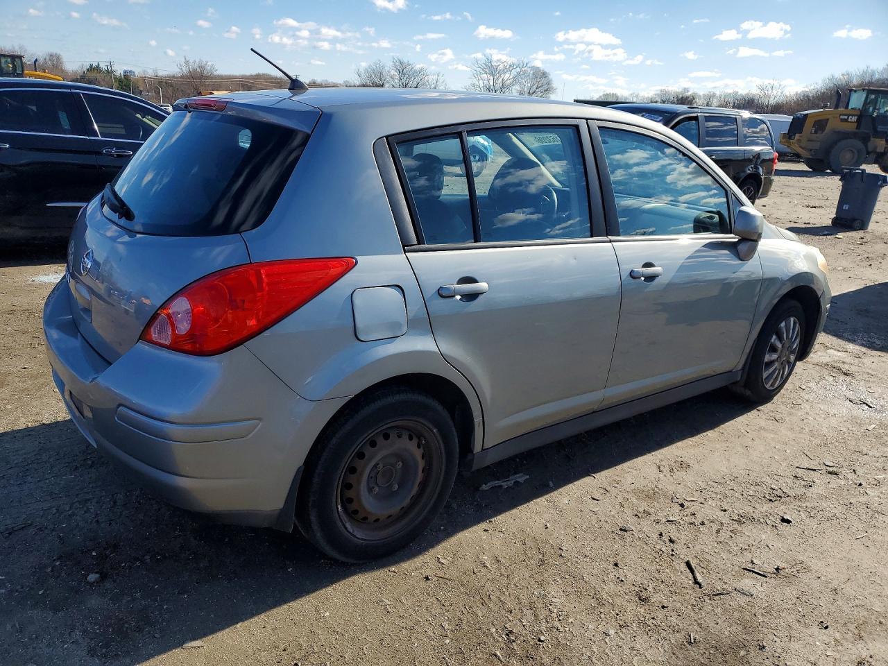 2010 NISSAN VERSA