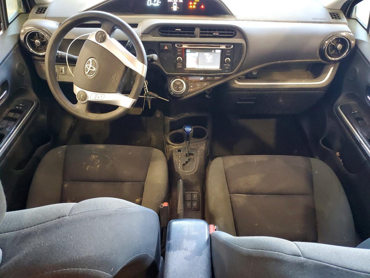2015 TOYOTA Prius c