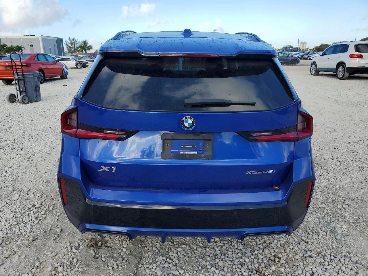 2023 BMW X1