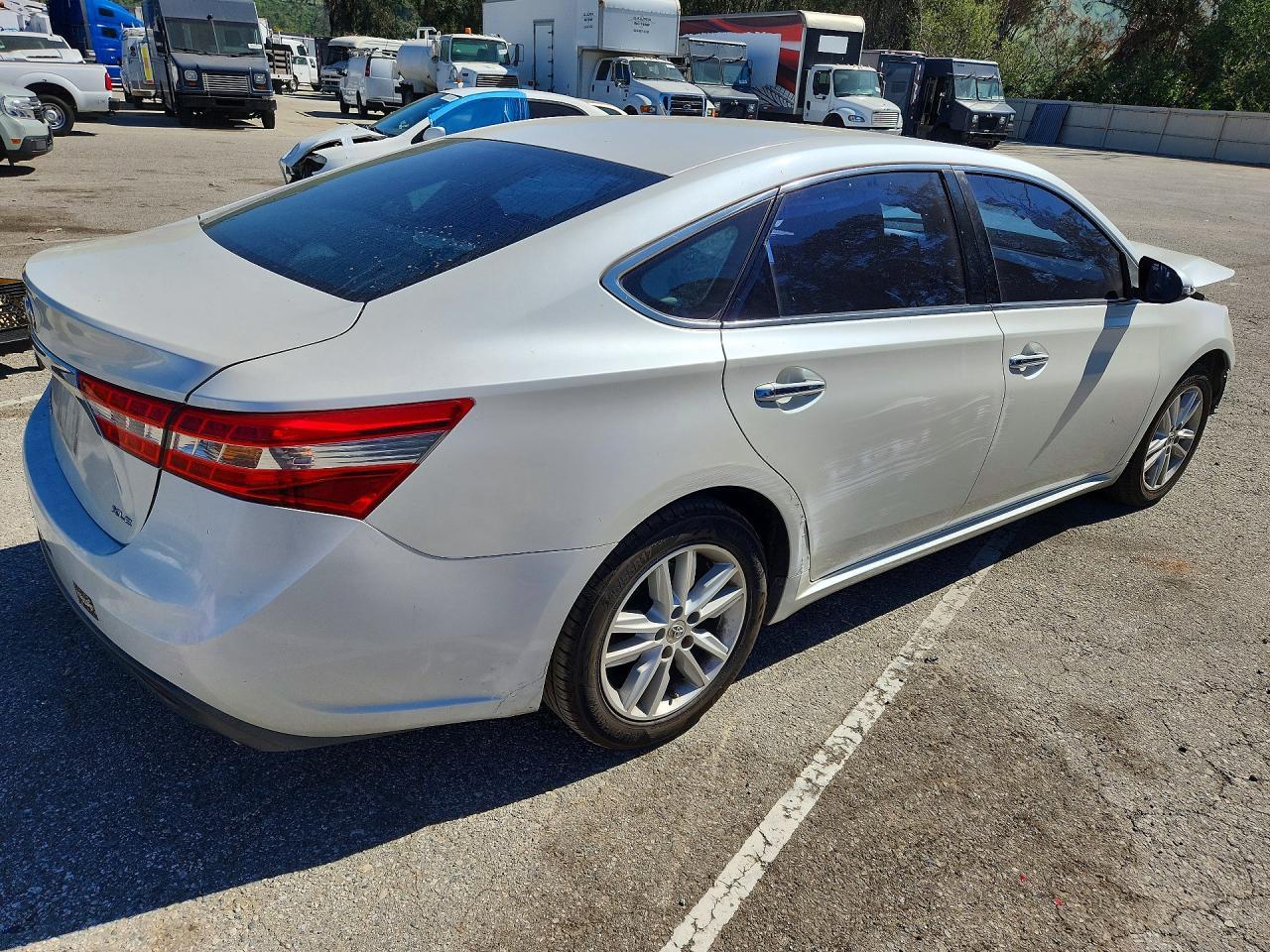 2014 TOYOTA Avalon