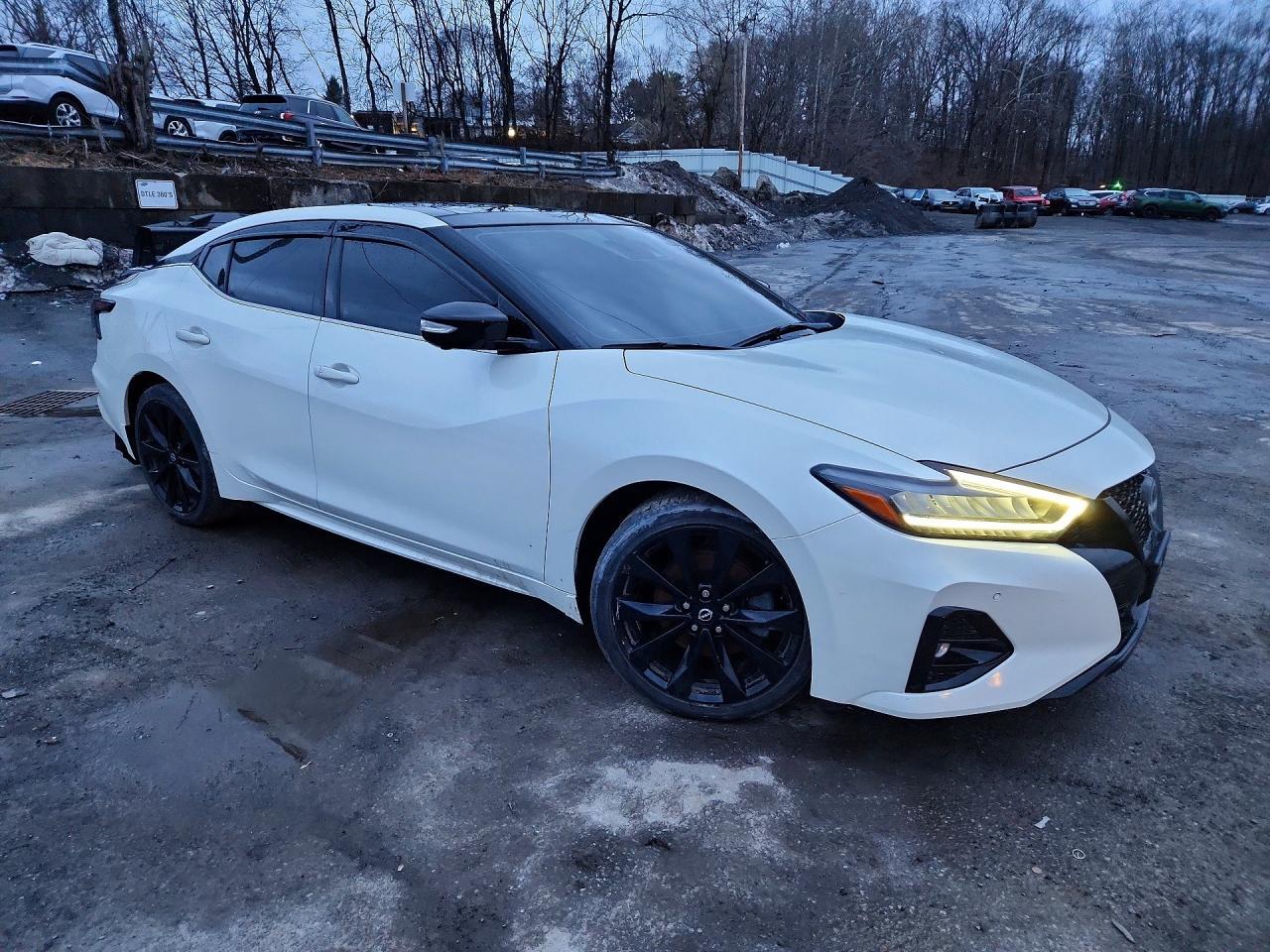 2023 NISSAN Maxima