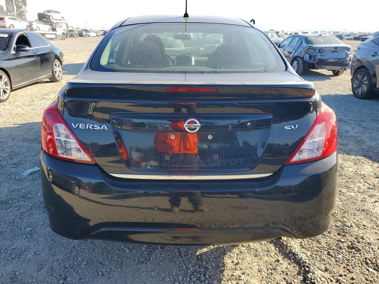 2017 NISSAN VERSA