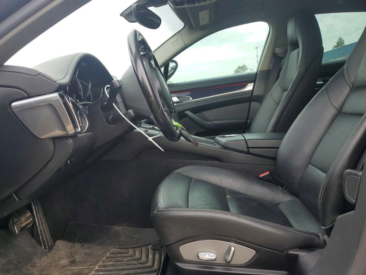 2011 PORSCHE Panamera