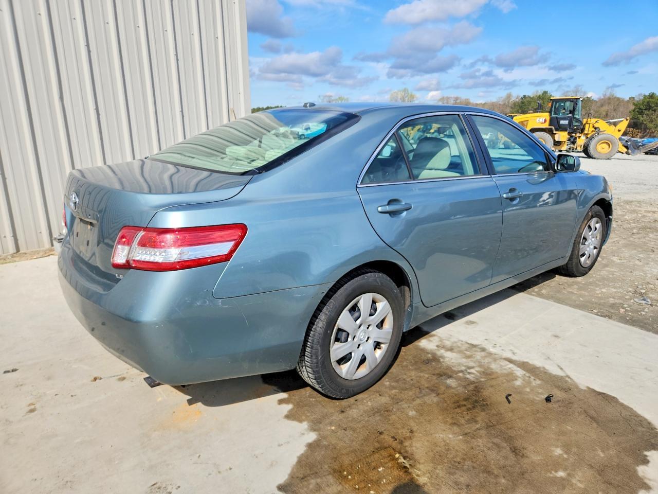 2011 TOYOTA CAMRY