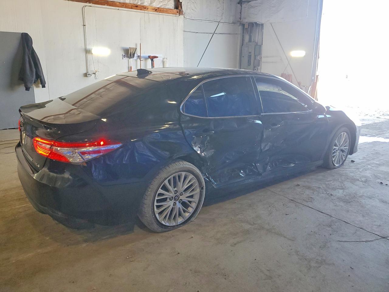 2018 TOYOTA CAMRY