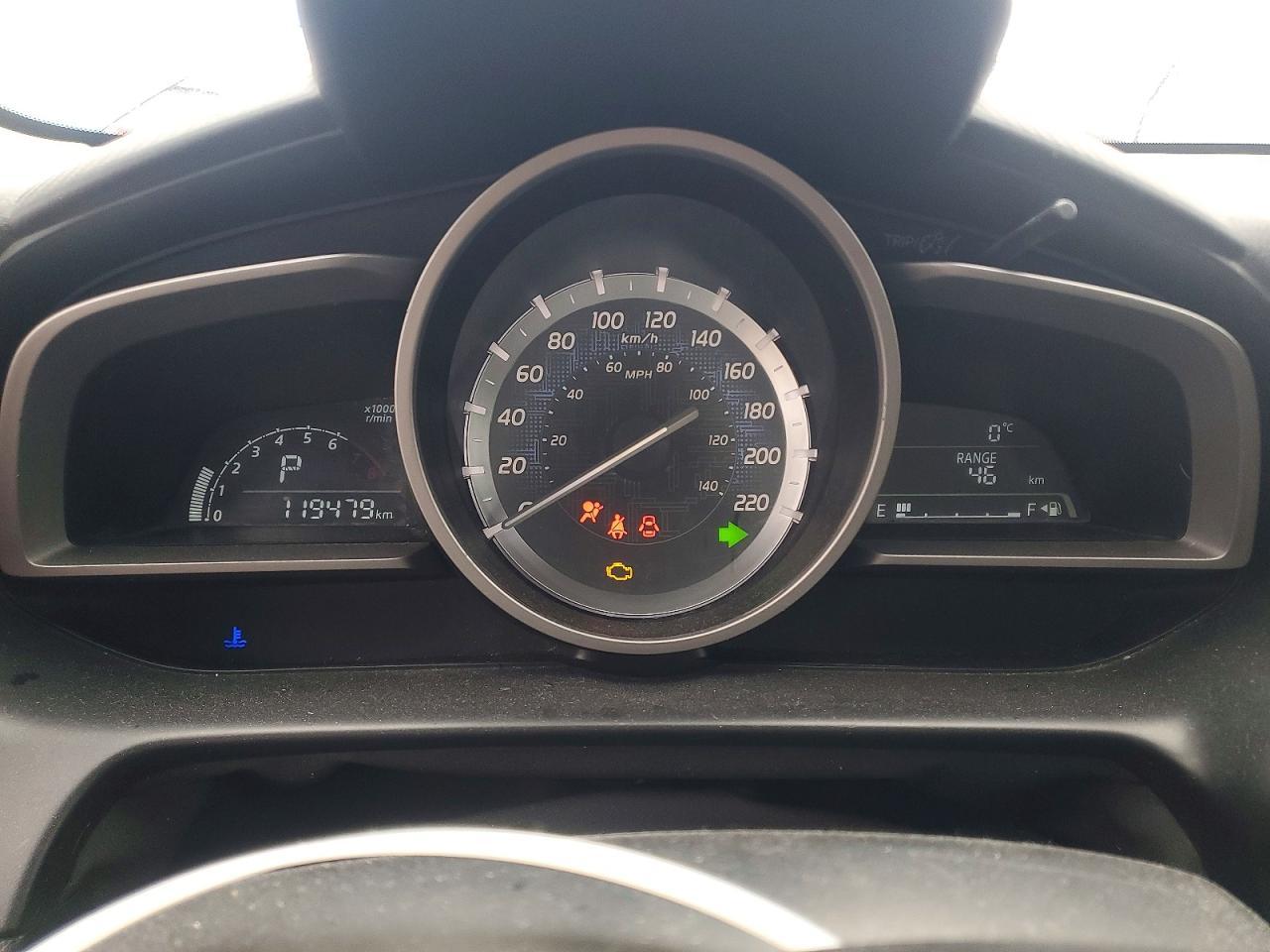 2016 TOYOTA YARIS
