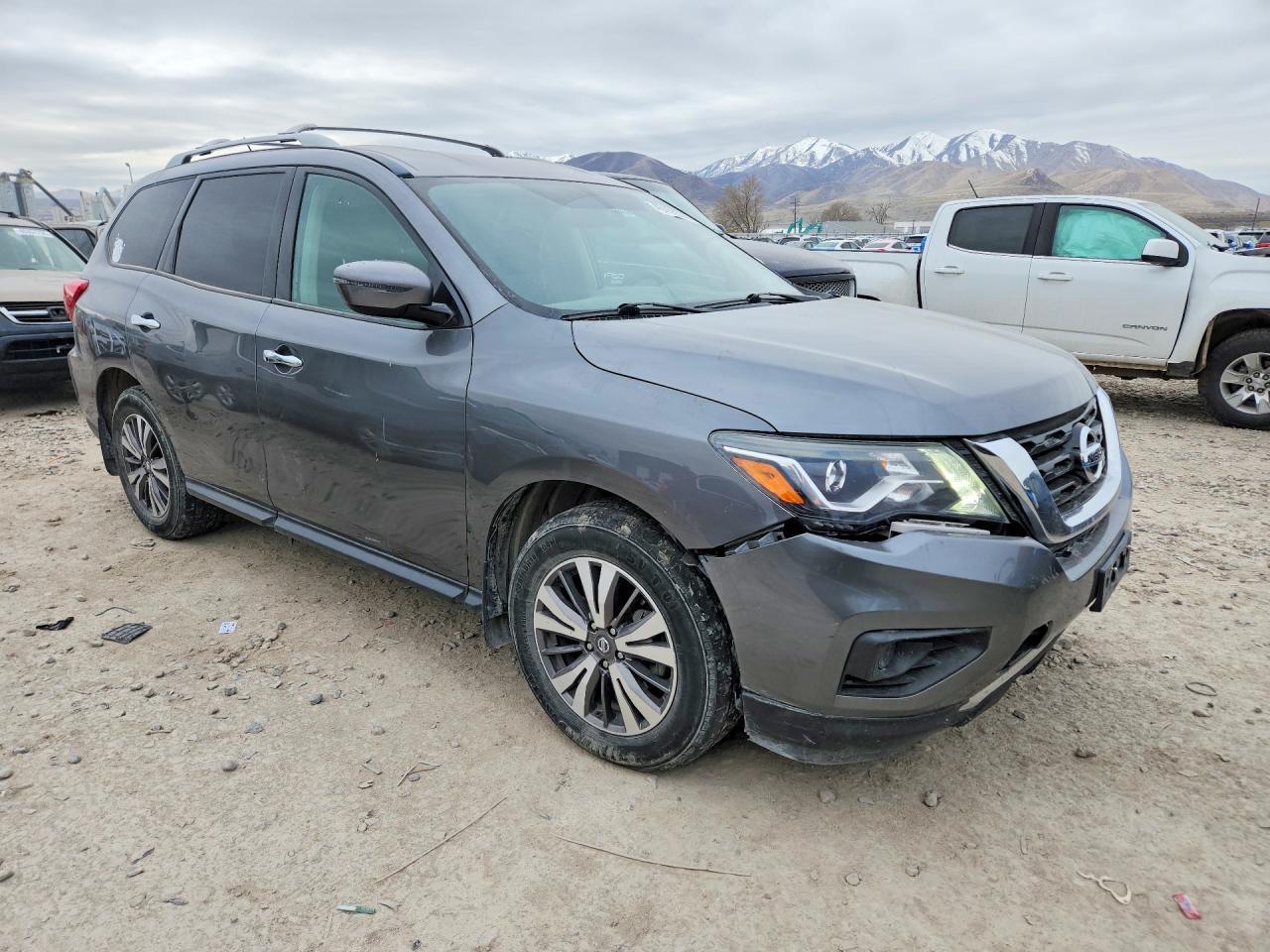 2017 NISSAN PATHFINDER