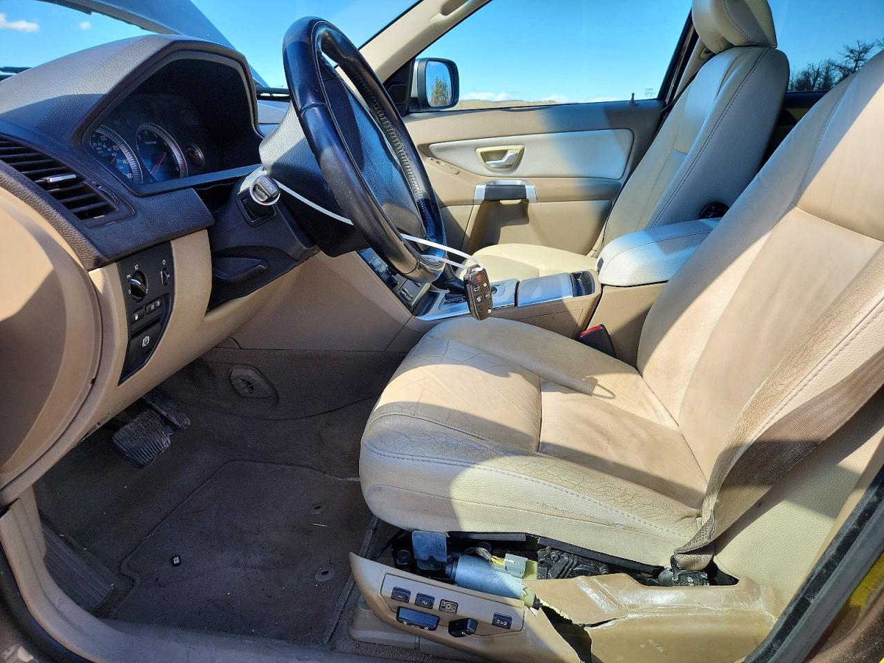 2013 VOLVO XC90