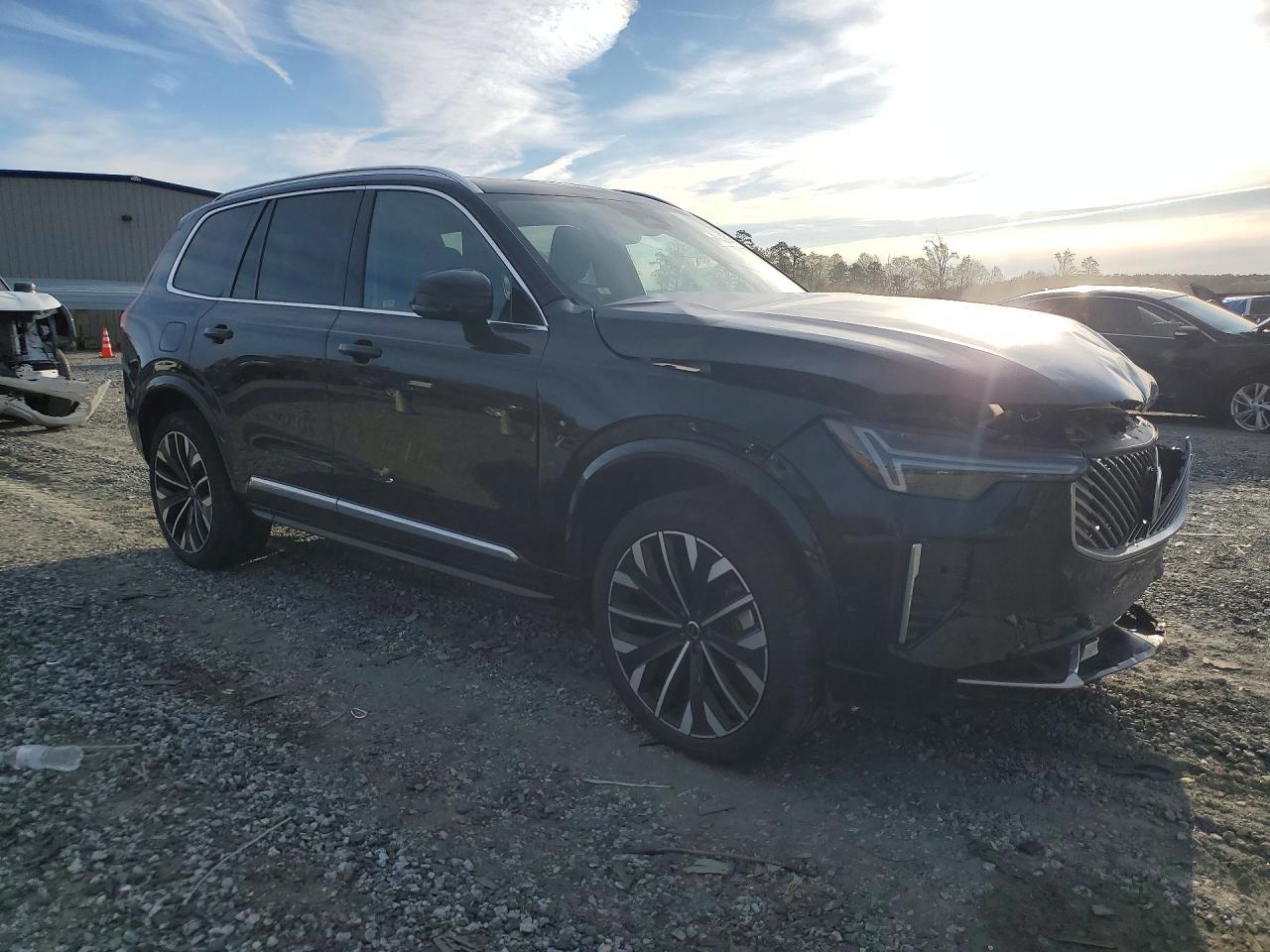 2025 VOLVO XC90
