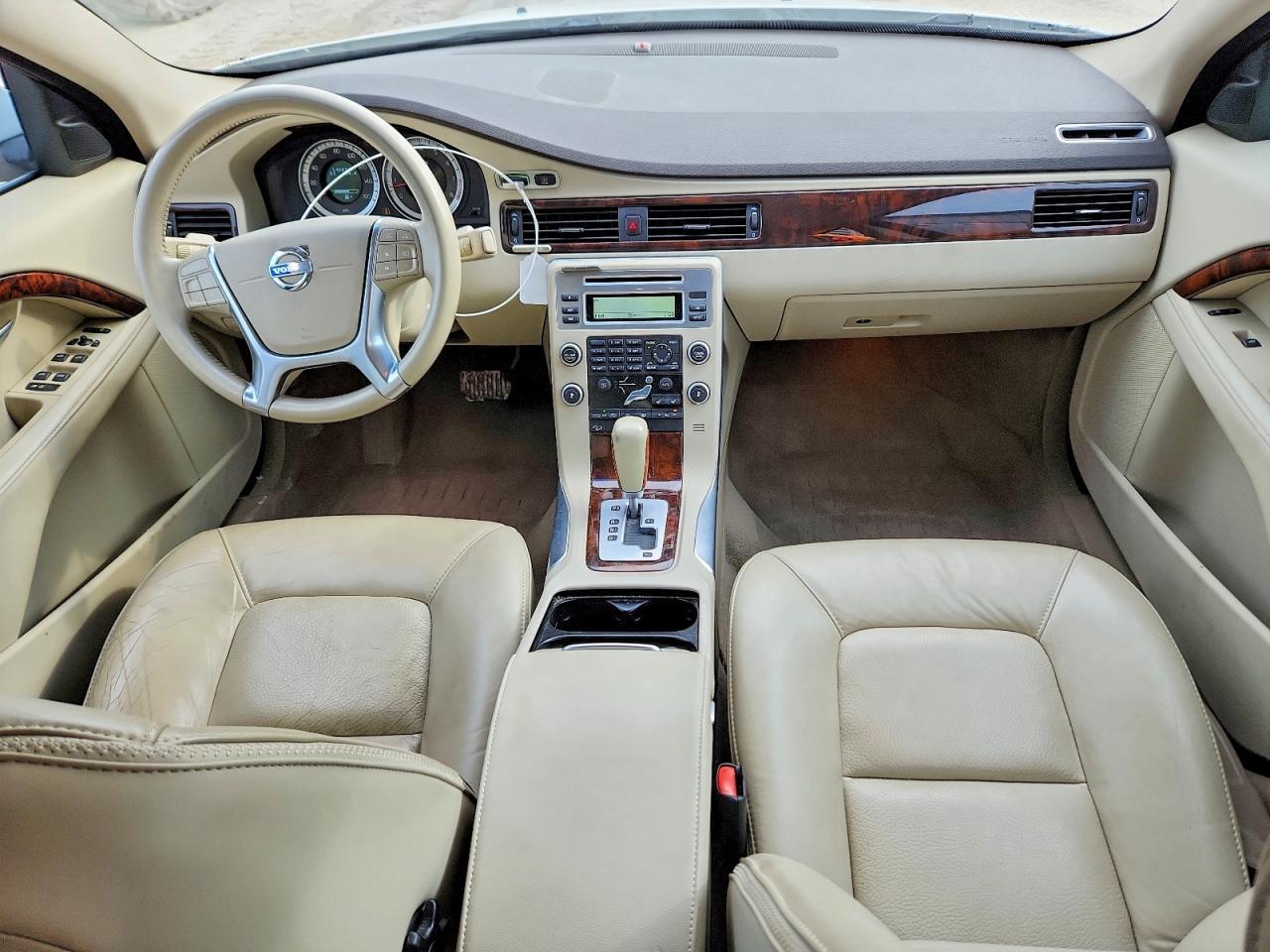 2011 VOLVO XC70
