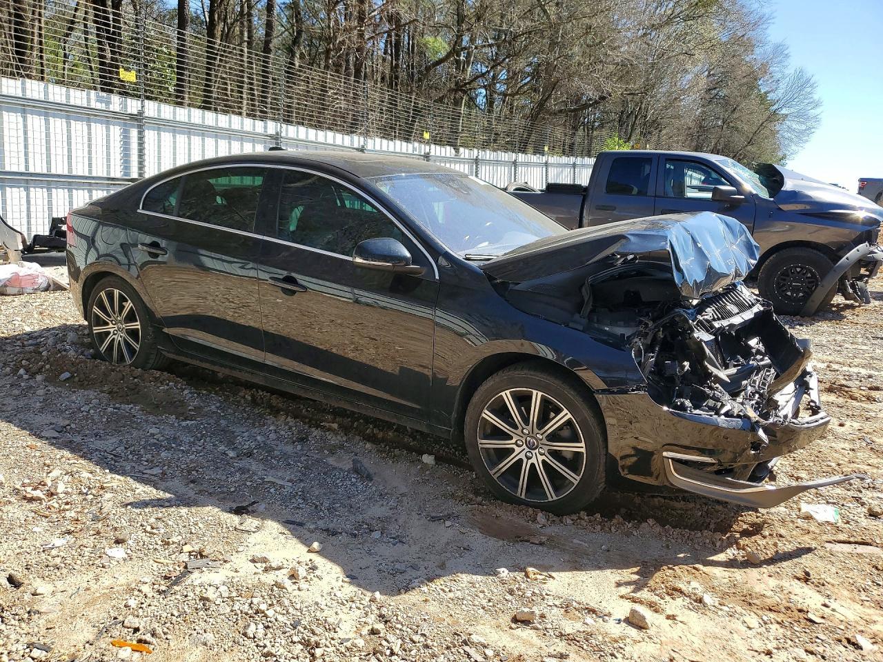 2018 VOLVO S60